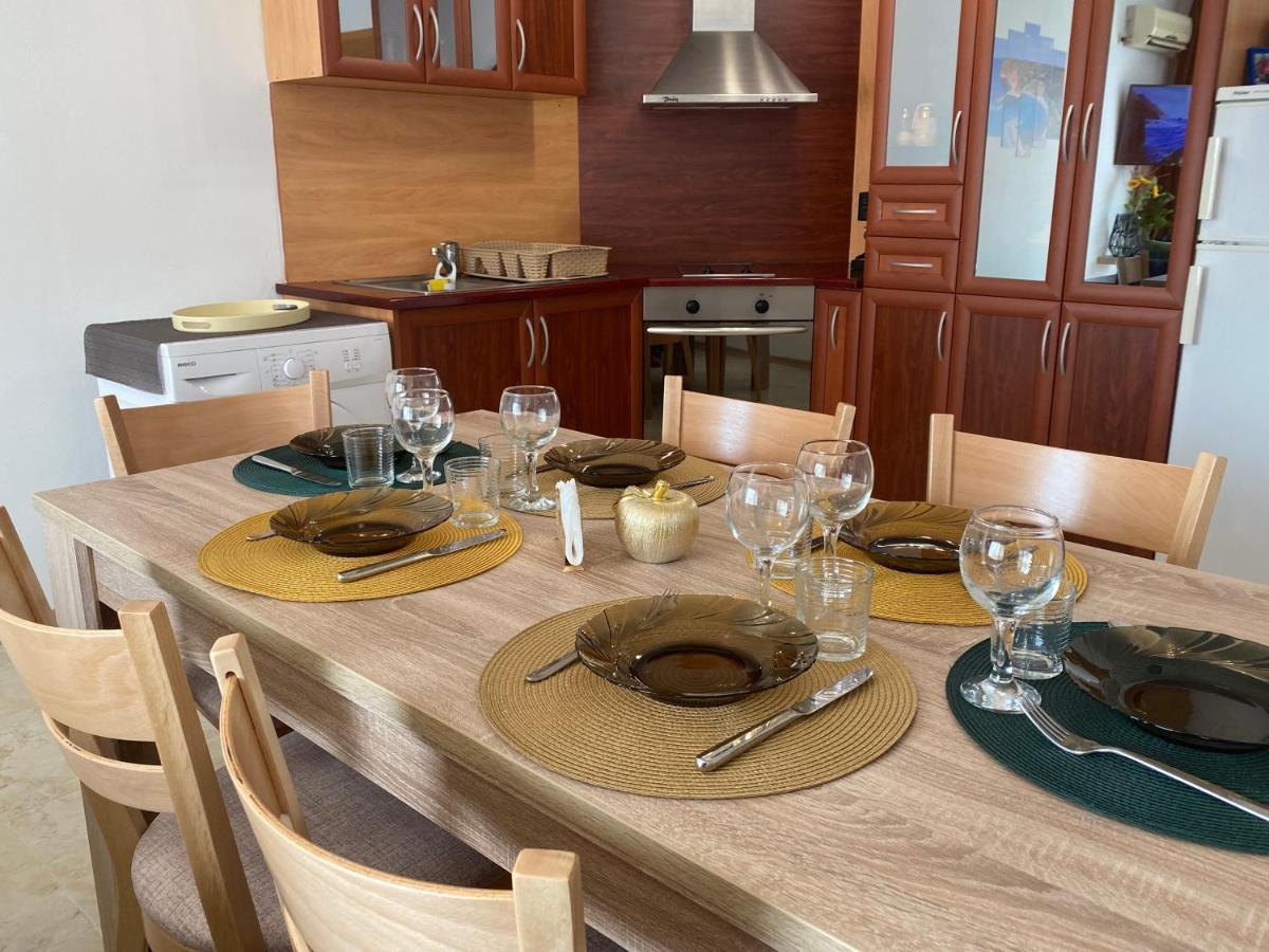 First Line On The Beach Cosy Sea Paradise Apartments Kavarna ภายนอก รูปภาพ