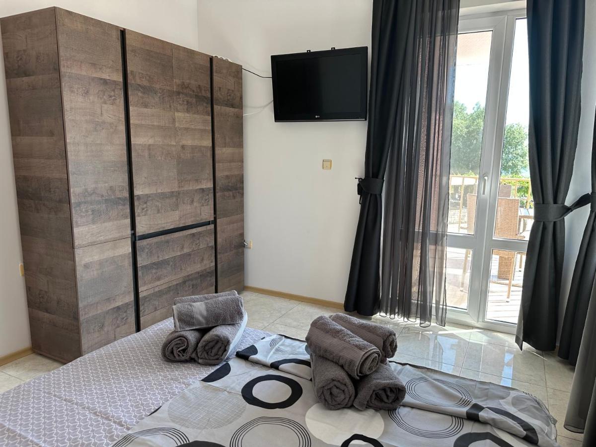 First Line On The Beach Cosy Sea Paradise Apartments Kavarna ภายนอก รูปภาพ