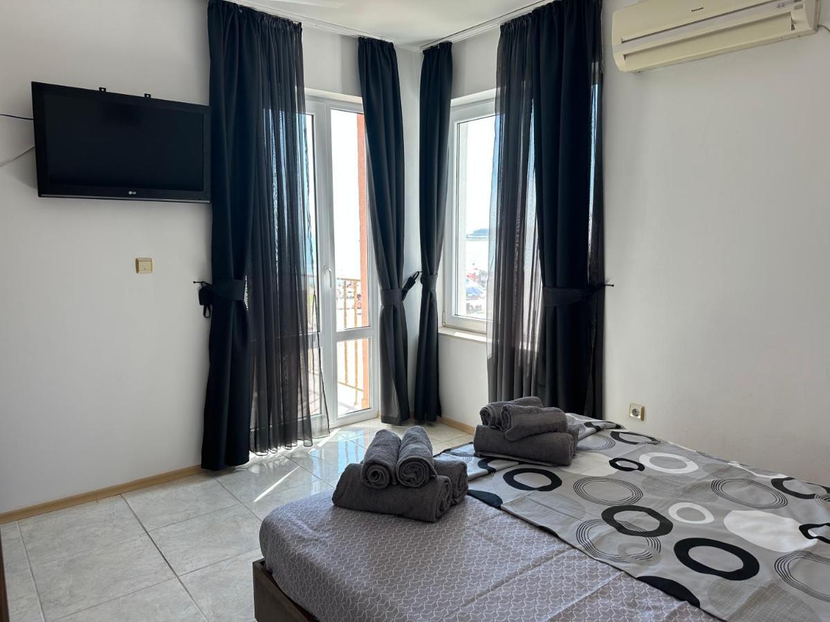 First Line On The Beach Cosy Sea Paradise Apartments Kavarna ภายนอก รูปภาพ