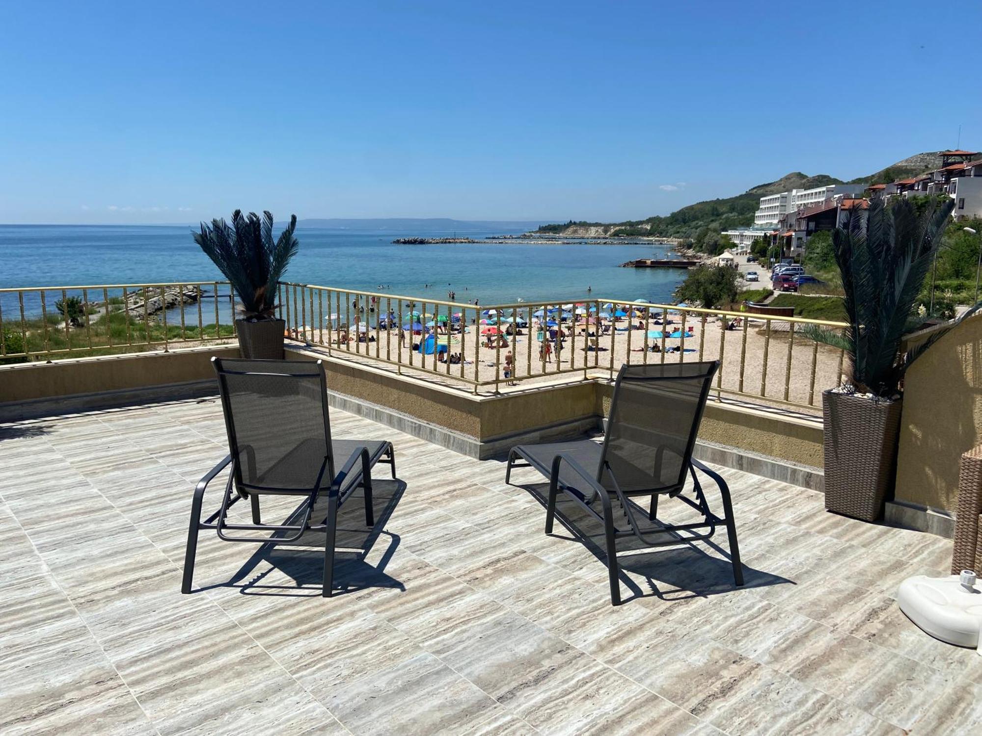 First Line On The Beach Cosy Sea Paradise Apartments Kavarna ภายนอก รูปภาพ