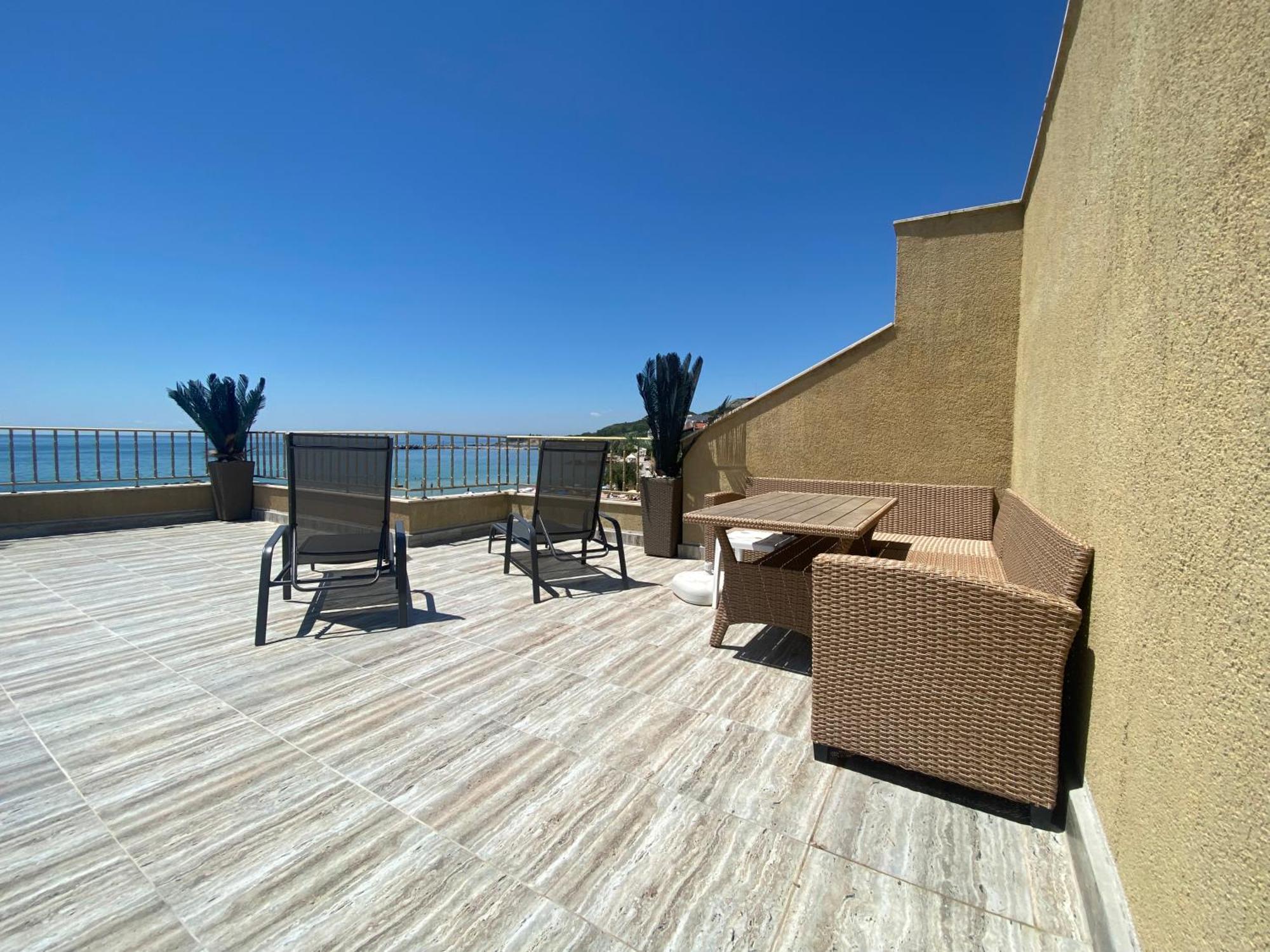 First Line On The Beach Cosy Sea Paradise Apartments Kavarna ภายนอก รูปภาพ
